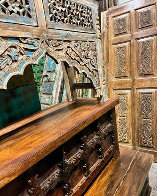  https://www.mogulinterior.com/blogs/news/bold-and-eclectic-vintage-maximalism-mogul-interior-doors-furniture