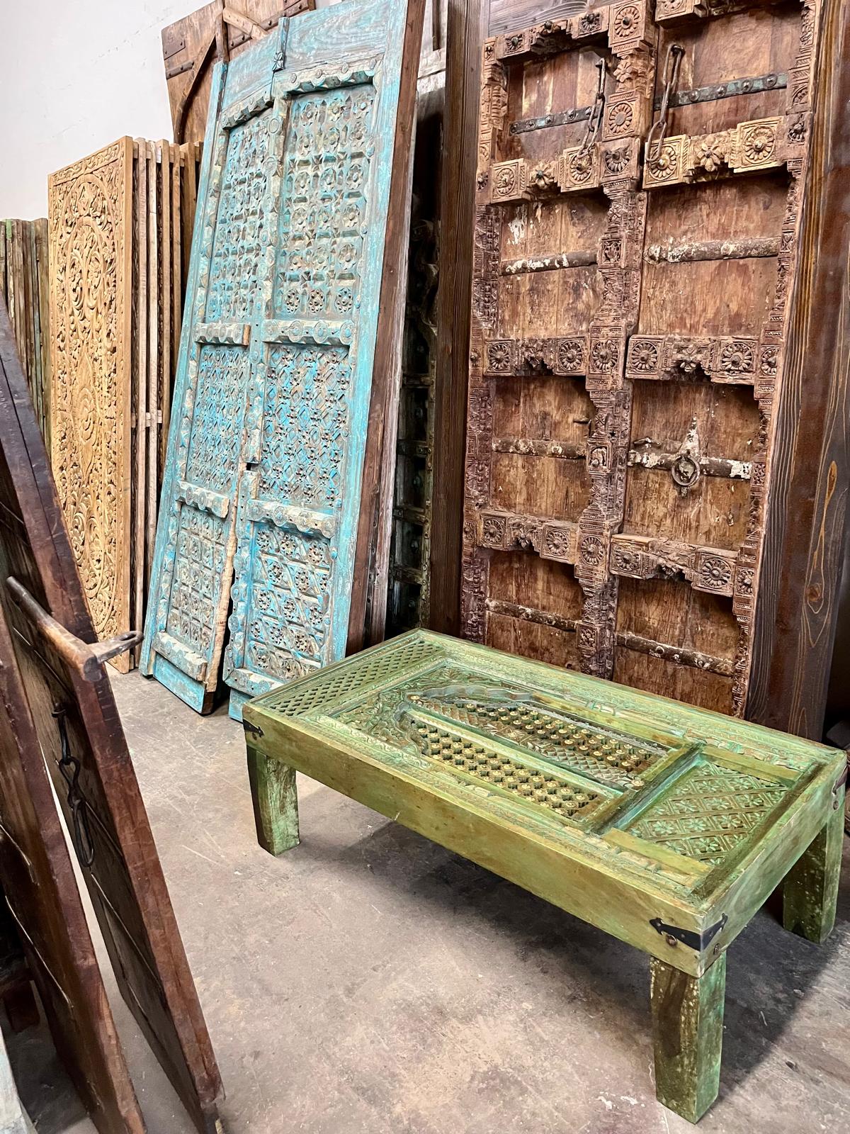 その他 Indian vintage work table. Antique Carved Door Coffee Table – Rustic Green Accent Table | Vintage