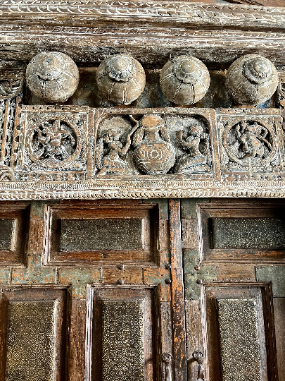 Antique Indian Arch Rustic Carved Old World Architectural Doorway 95x64