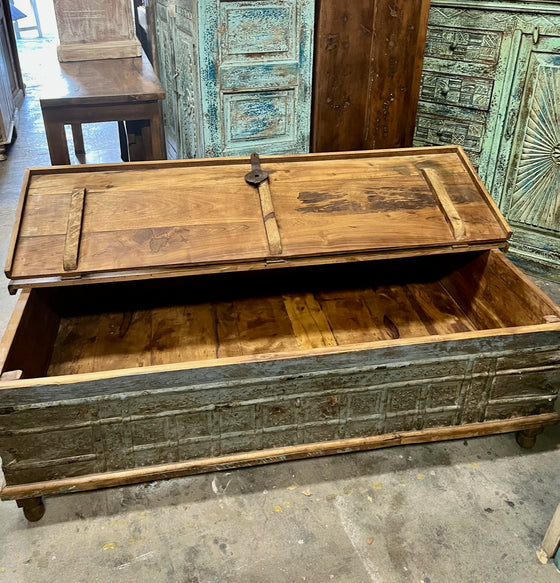 Rustic Farmhouse Coffee Table with Storage Chest Accent Furniture