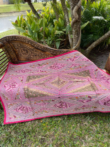  Pink Vintage Indian Tapestry – Bohemian Wall Hanging & Artistic Wall Decor